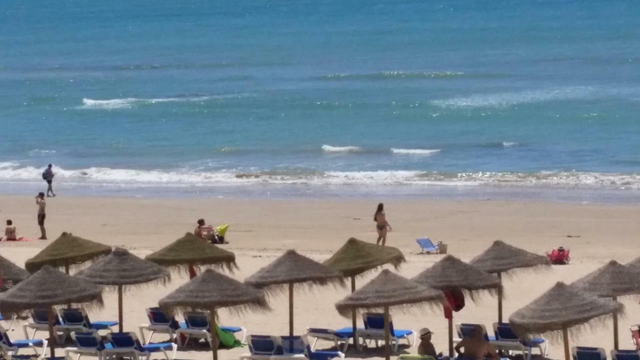 Estudio Deluxe Playa De La Victoria Cádiz Exteriér fotografie